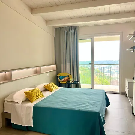 Aniana - Hotel, Relax, 3* Massignano