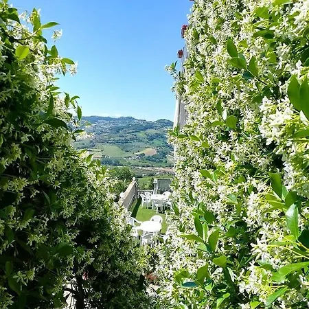 Aniana - Hotel, Relax, Massignano
